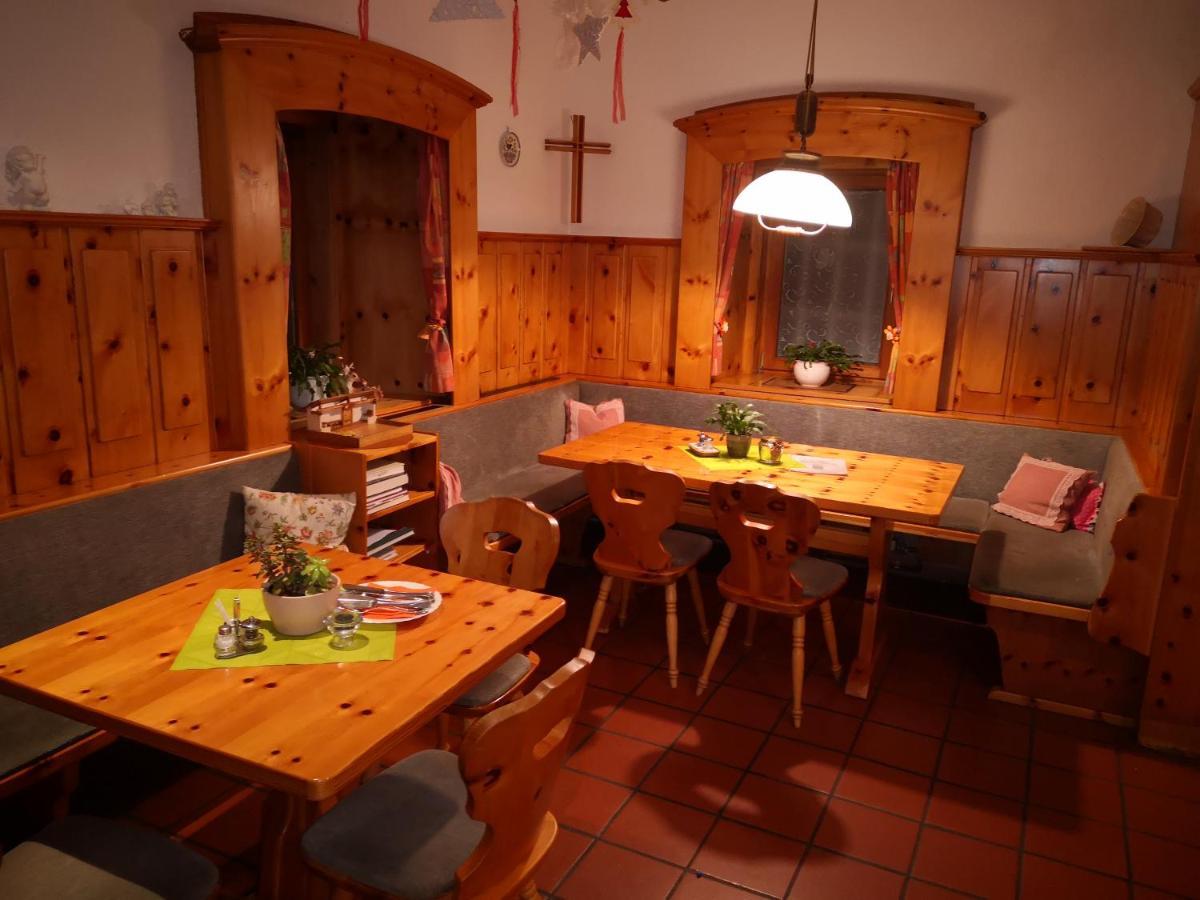 Gasthof Kirchenwirt Gnesau Buitenkant foto